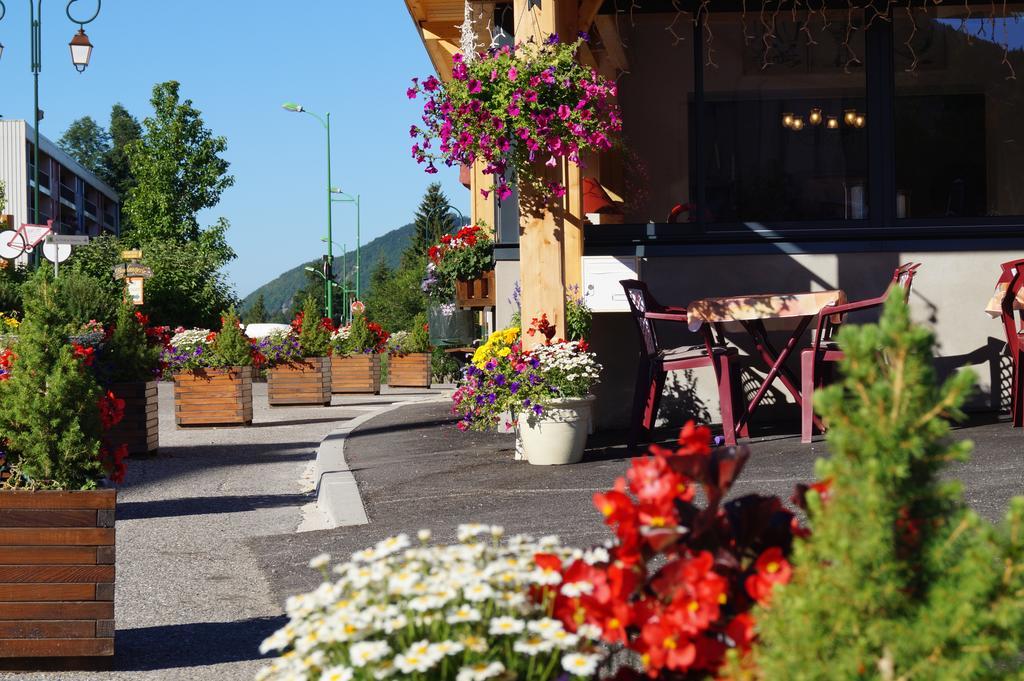 Hotel Du Centre Sergy  Exterior photo